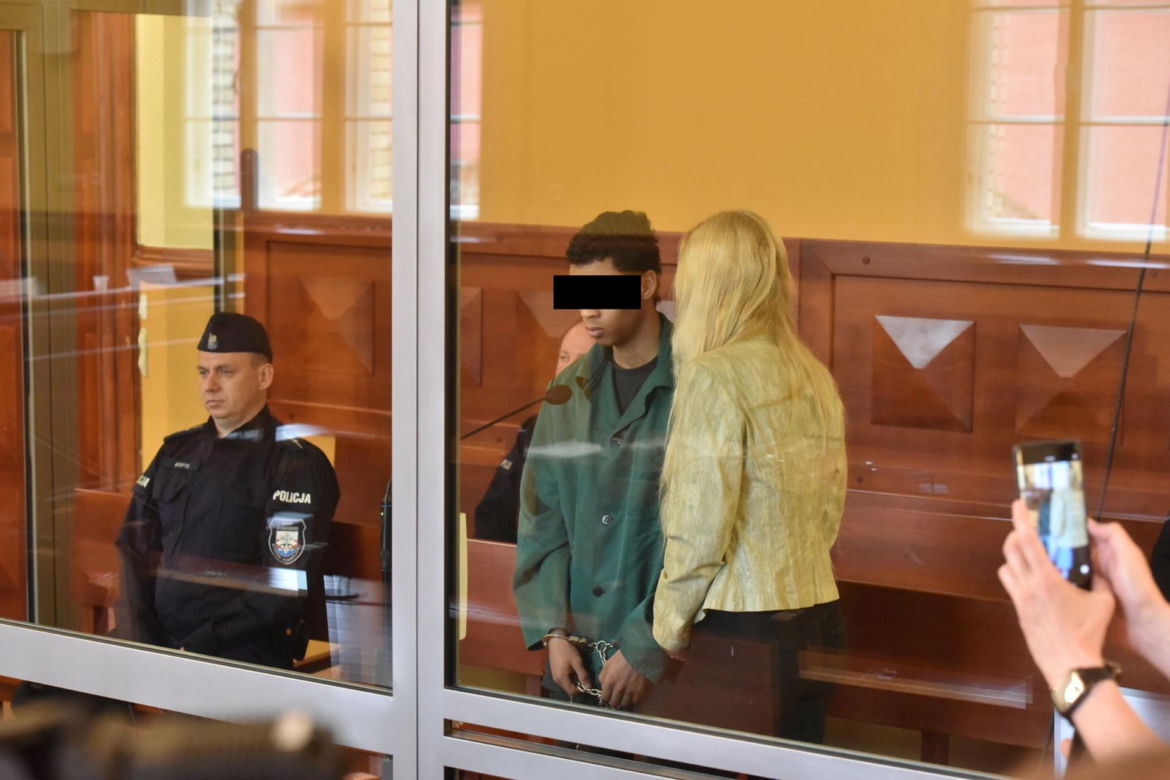Początek procesu Wenezuelczyka. Koszykarz i ojciec małego dziecka zamordował Klaudię