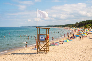 Sinice Dźwirzyno. Czy w Dźwirzynie można się kąpać 03.08? Flaga, warunki pogodowe