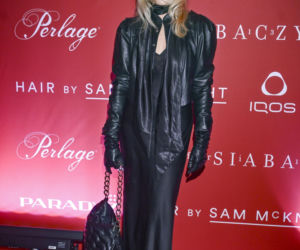 Książkiewicz pokazała majtki, Olejnik jak diwa i Grochowska w zbroi. Tłum gwiazd na pokazie Baczyńskiej