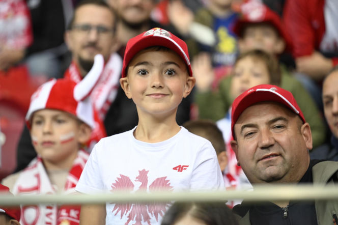 PGE Narodowy znów był biało-czerwony! Tysiące kibiców na meczu Polska - Bośnia. Znajdź się na zdjęciach!