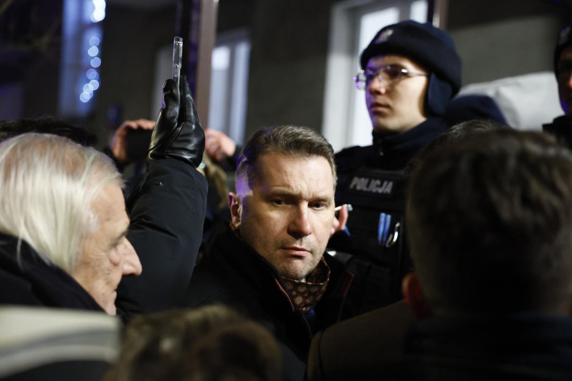 Protest polityków PIS przeciwko zatrzymaniu Wąsika i Kamińskiego