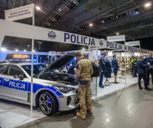Radiowozy policji poznasz z daleka. Zobacz, jak i od kiedy się zmienią [ZDJĘCIA]