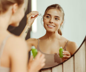 Kwas hialuronowy wysusza ci skórę? Prawdopodobnie robisz ten jeden błąd. Sprawdź, jak go nakładać