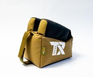 Haitański Krawiec szyje świetne worki strzeleckie