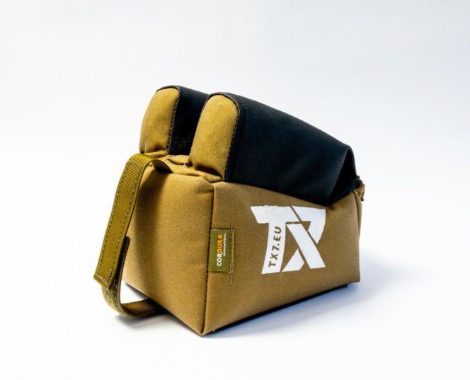 Haitański Krawiec szyje świetne worki strzeleckie