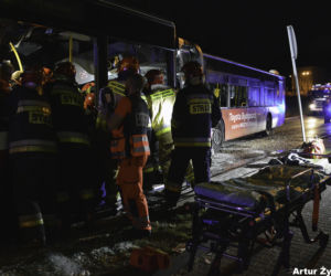 Czołówka dwóch autobusów! Są ranni