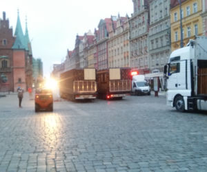 Montują Jarmark Bożonarodzeniowy na rynku