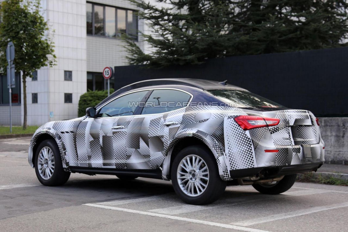 Maserati Levante - zdjęcia szpiegowskie