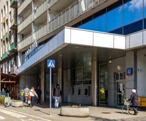 Blok przy Targowej 42 w Warszawie