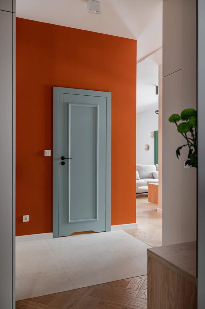 Mieszkanie w kolorach szałwiowej zieleni i ciepłej terakoty