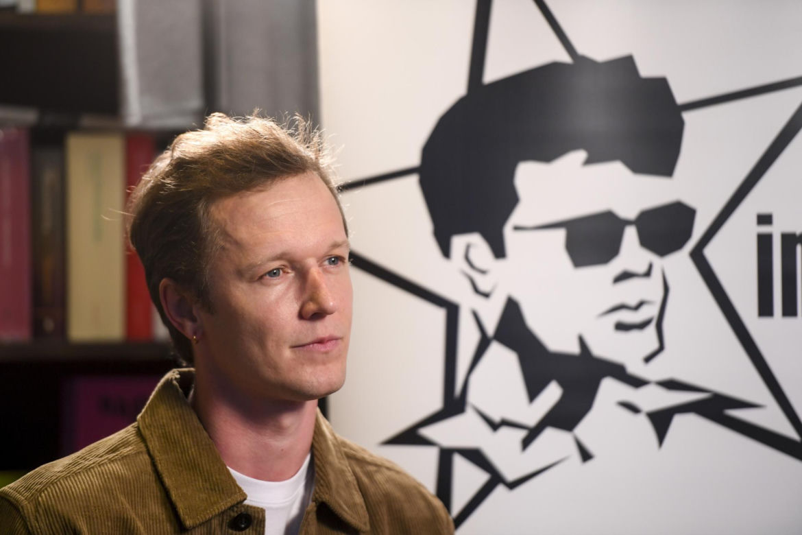 Filip Pławiak kiedyś i dziś. Tak przez lata zmieniał się ulubieniec widzów z serialu "Chyłka"