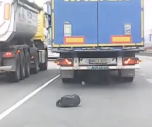 Uciekinier wypadł z tira