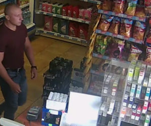 Wymiana zdań zakończona pobiciem! Policja poszukuje tego krewkiego mężczyzny [ZDJĘCIA]