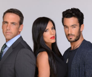  Santa Diabla. Santiago Cano (Aaron Diaz), Humberto Cano (Carlos Ponce), Santa Martinez/ Amanda Braun (Gaby Espino)