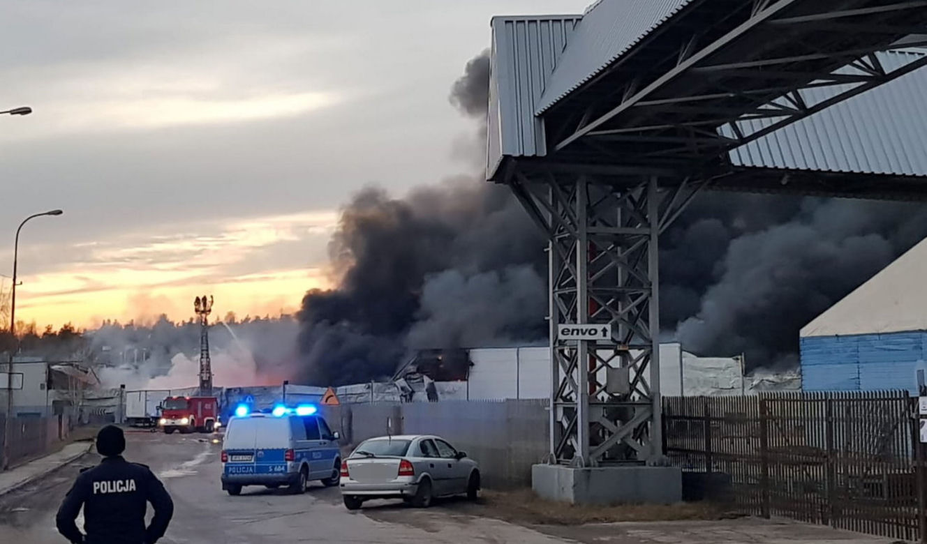 Starachowice: Potężny pożar! Nad miastem kłęby dymu!