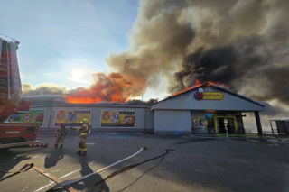 Kolejny market spłonął w Polkowicach. To już drugi taki pożar w krótkim czasie!