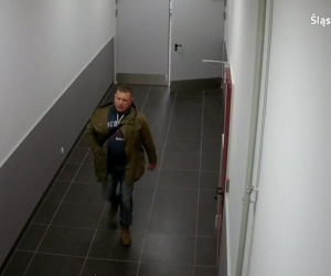 Tychy: Ukradli perfumy w galerii handlowej. Policja publikuje zdjęcia i prosi o pomoc [ZDJĘCIA]