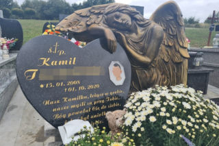 Śmiertelny atak pitbulla na 12-latka wstrząsnął całą Polską. Nasz Kamilku, leżysz w grobie...