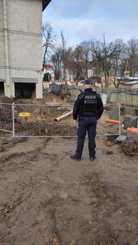 Trzy niewybuchy przy Placu Niepodległości w Łomży