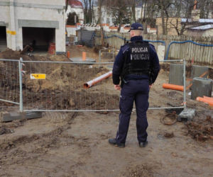 Trzy niewybuchy przy Placu Niepodległości w Łomży