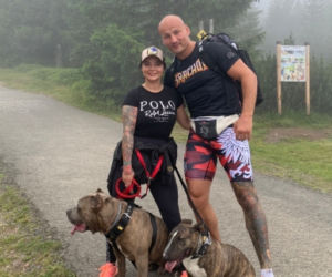 Artur Szpilka w drodze na Śnieżkę