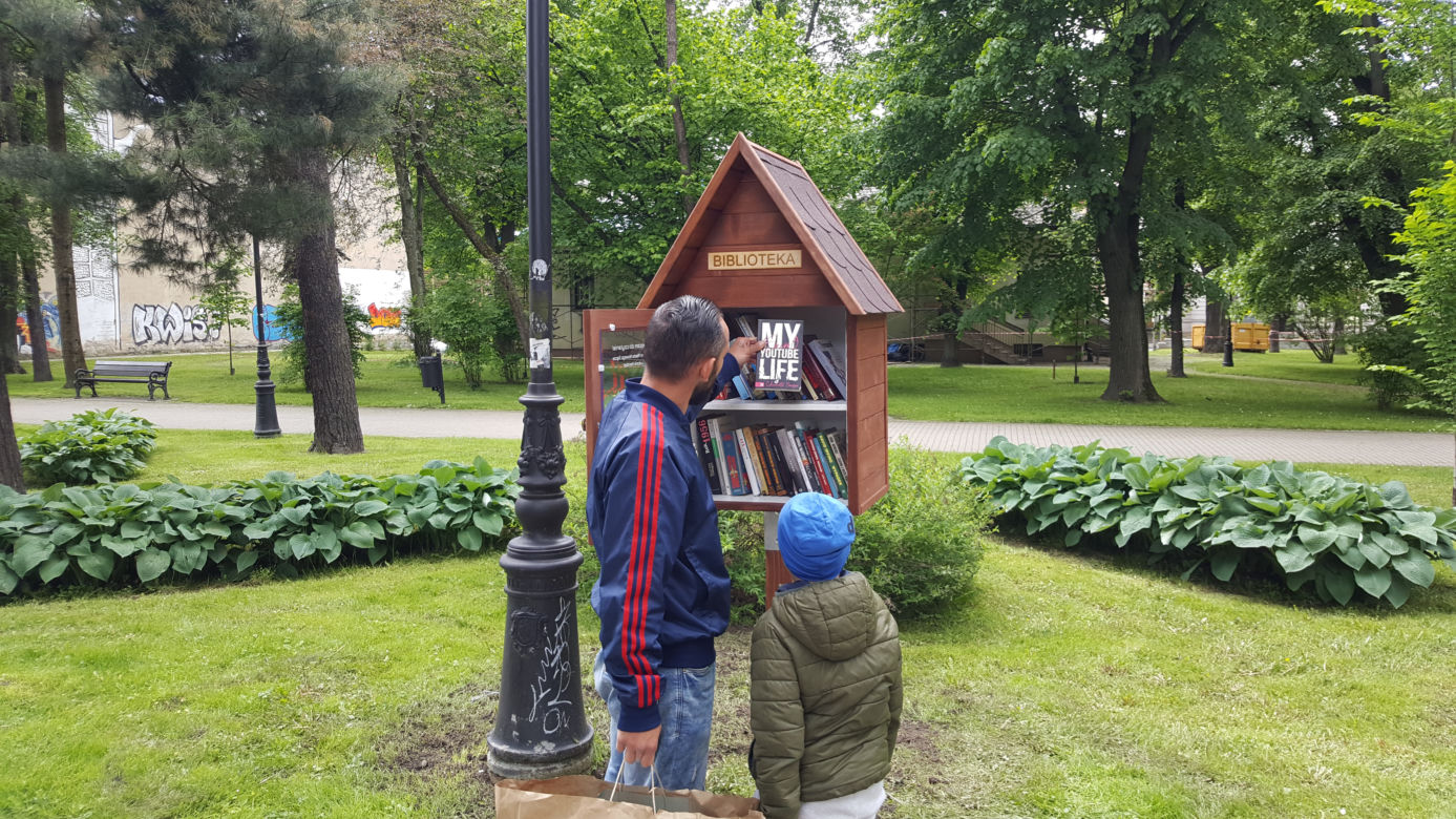 Plenerowa biblioteka w centrum Nowego Sącza