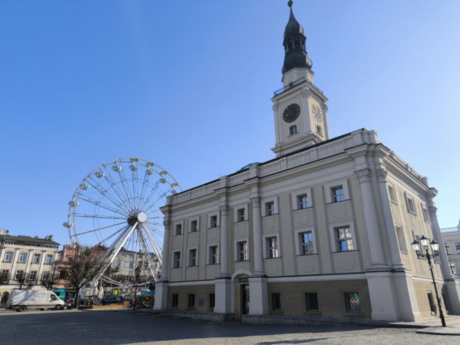 Leszno - zachwyca jednym z najpiękniejszych ratuszy i duchem „Małej Europy”