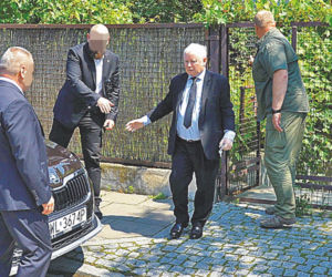 Tajny plan PiS: Schować prezesa