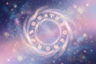 Horoskop na dziś, 11 maja. Kosmos zaprasza do introspekcji i odpuszczenia, by otworzyć Cię na świeżą energię