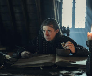 ), Tom Vaughan-Lawlor jako Plummer (mistrz gier w Ashford)