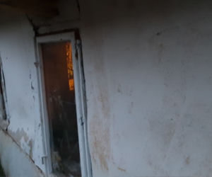 Mieszkają w 200-letnim, walącym się domu! Marzą o bieżącej wodzie i kanalizacji