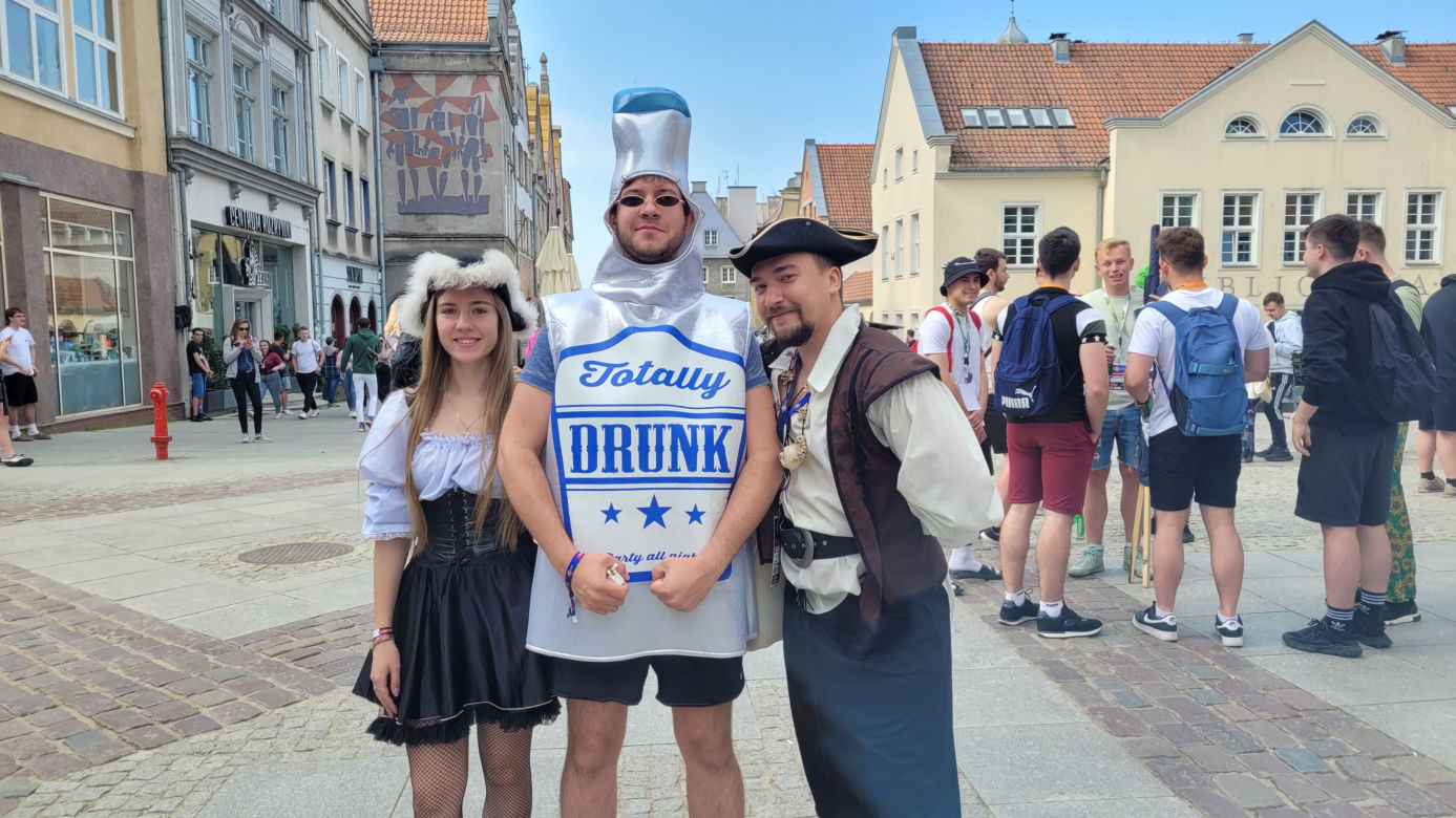Kortowiadę czas zacząć! Kolorowa Parada Wydziałów przeszła ulicami Olsztyna [ZDJĘCIA]