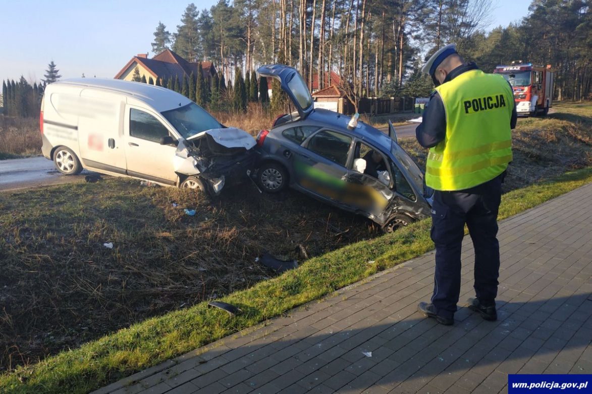 Groźne wypadki na drogach Warmii i Mazur. Są ranni, w tym dziecko
