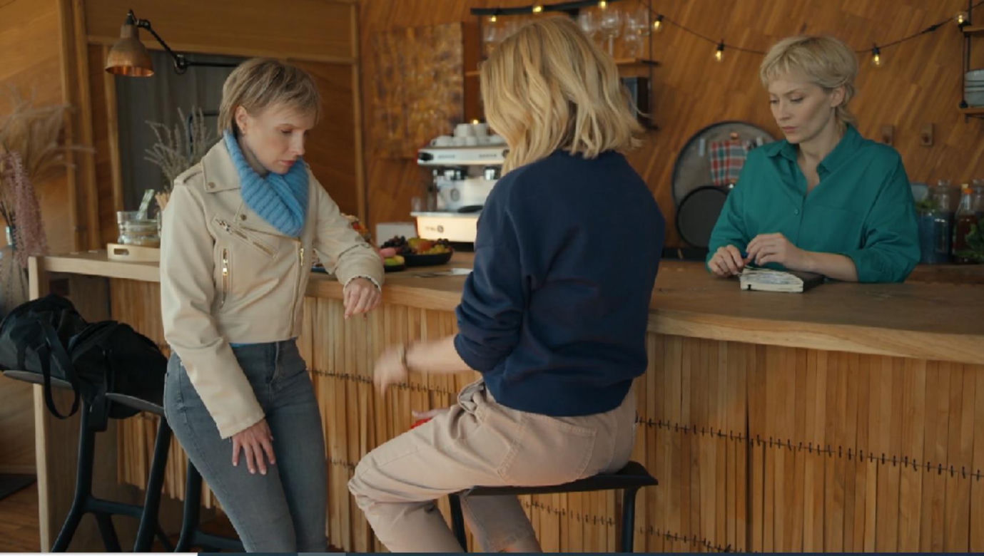 Barwy szczęścia, odcinek 3152. Sonia (Weronika Nockowska), Dominika (Karolina Chapko), Renata (Anna Mrozowska)
