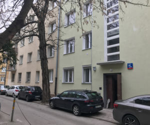 Mieszkanie w Warszawie kupił za 23 000 zł.
