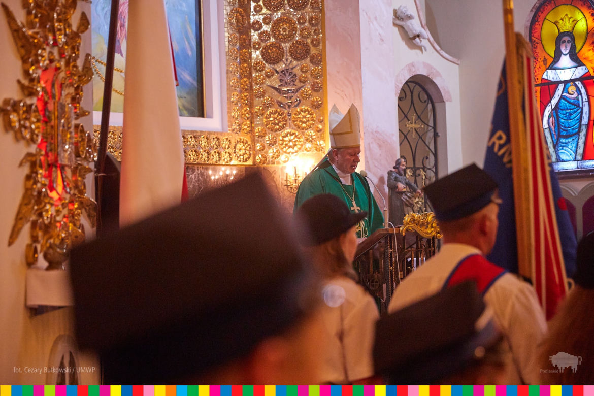 Bobrówka. Abp. Sławoj Leszek Głódź przyjechał w rodzinne strony. Obchodził ważną uroczystość [ZDJĘCIA]