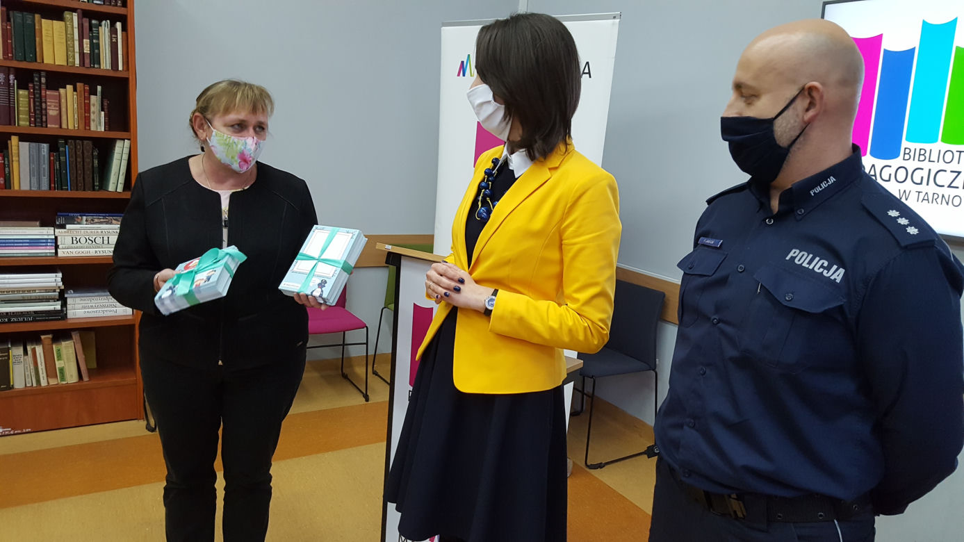 Kartki edukacyjne dla seniorów na Dzień Babci i Dziadka