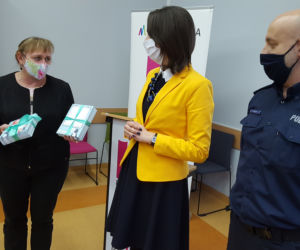Kartki edukacyjne dla seniorów na Dzień Babci i Dziadka