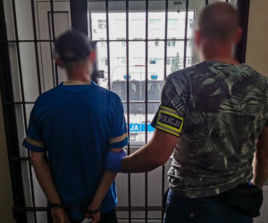 Białystok. Weszli do mieszkania przez balkon. Pobili i okradli [ZDJĘCIA]