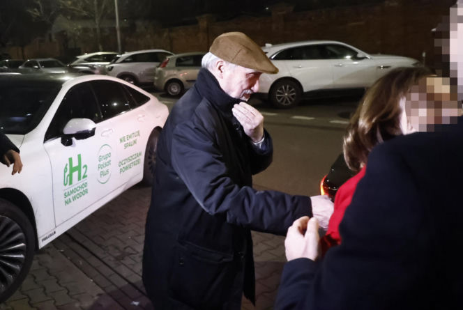 Koniec spotkania PiS na Nowogrodzkiej