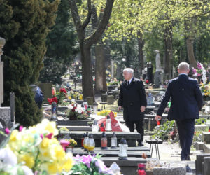 Wielka Sobota Jarosława Kaczyńskiego