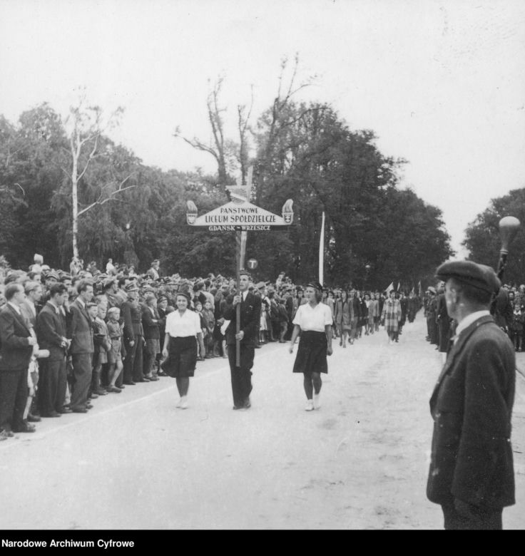 Ogłoszenie manifestu PKWN 22 lipca 1944 uznaje się za historyczny początek PRL. Co zapowiadał lipcowy manifest?