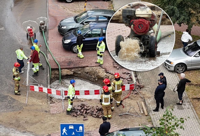 Pękła rura, w ziemi dziura. Auto wpadło do zapadliska. Pechowa awaria w Warszawie