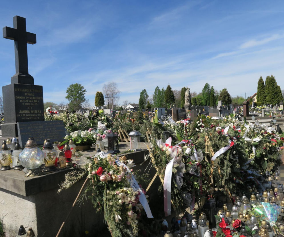 Pożar na grobie Łukasza Litewki. Straż pożarna zabrała głos
