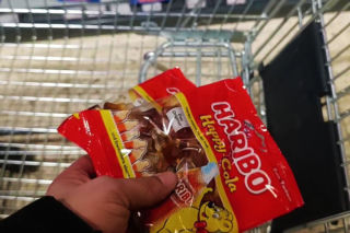 Żelki Haribo w polskich i niemieckich sklepach