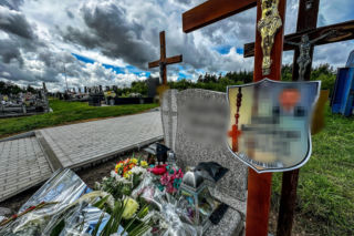 Adam stanął w obronie ukochanej, skatowali go na śmierć. Spoczął obok swoich braci