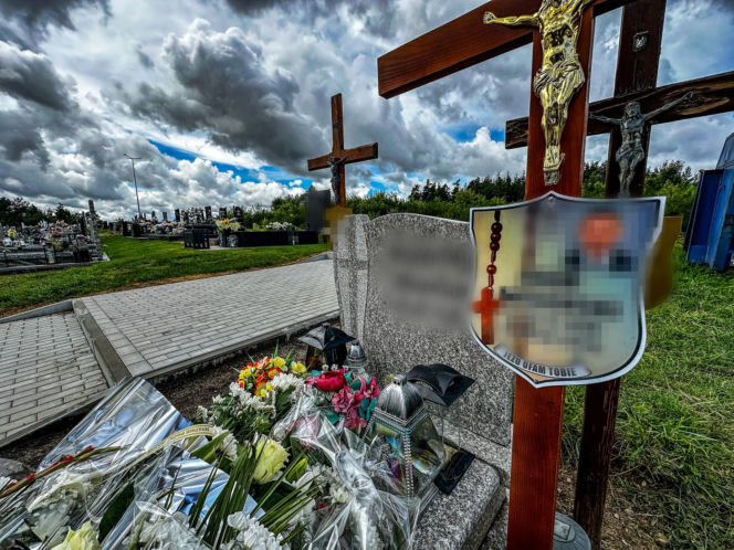 Adam stanął w obronie ukochanej, skatowali go na śmierć. Spoczął obok swoich braci