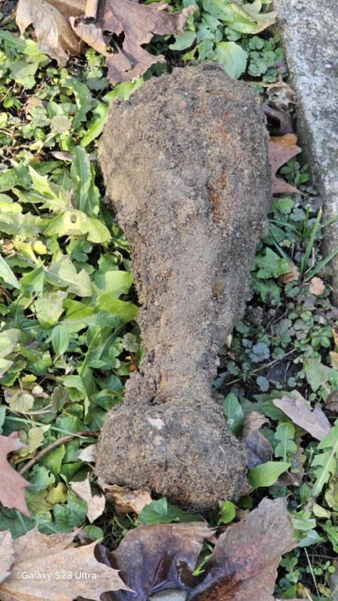 Groźny niewybuch w centrum Tuchowa. Na miejce wezwano saperów