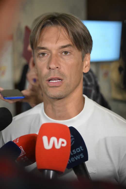 Maja Chwalińska na konferencji prasowej w Warszawie