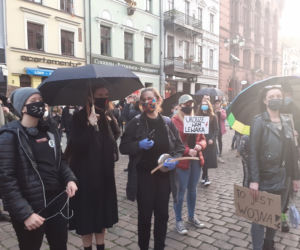 Kolejny czarny spacer w Toruniu